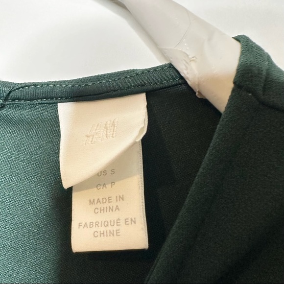 H&M Long Sleeve Midi Dress Sz S Deep Green Puff Sleeve New Condition 15x34” - Picture 4 of 7